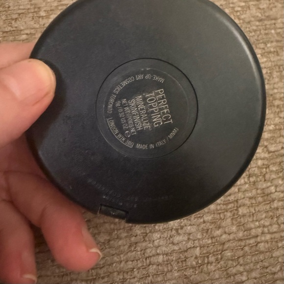 MAC Cosmetics Mineralize Skinfinish Highlighter Perfect Topping - Picture 9 of 9